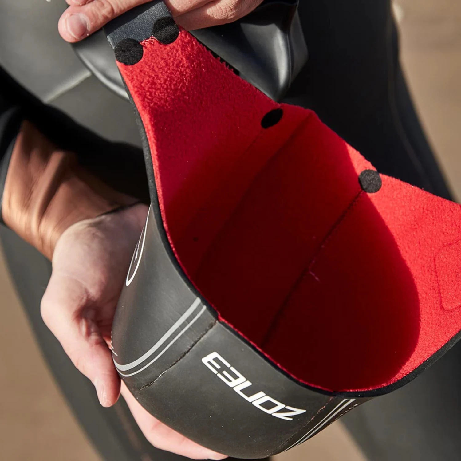 Zone3 Zone 3 Heat-Tech Wetsuit Cap 6 Zone3 Zone 3 Heat-Tech Wetsuit Cap - Image 4