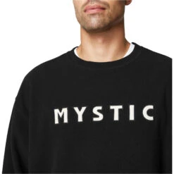 Mystic The Heat Box Crew -Mystic Shop 41720 202220Mystic20Mens20The20Heat20Box20Crew2035104.23005120 20Black20Model20Close20Up.2000x2000