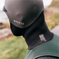 Mystic Roam 3mm Long Wetsuit Hood -Mystic Shop 42085 202320Mystic20Roam203mm20Long20Wetsuit20Hood2035016.23001820 20Black20Lifestyle202.2000x2000