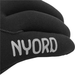 Furno 5mm Wetsuit Gloves 14 Furno 5mm Wetsuit Gloves -Mystic Shop 43419 202320Nyord20Furno203mm20Wetsuit20Gloves20NYUGL3M0120 20Black20Close20Up203.2000x2000