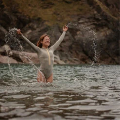 Womens Nikki Van Dijk Bikini Cut 1mm Front Zip Springsuit Wetsuit -Mystic Shop 45826 120mm20Springsuit20Bikini20Cut20Front20Zip20Moon20209.2000x2000