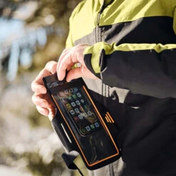 Fidlock Magnetic Armband Dry Bag -Mystic Shop Armband20magnetic20self sealing20bag20for20upper20arm20Lifestyle.2000x2000